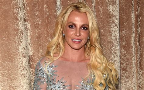 nude pics of brittney spears|Britney Spears Bares It All in Steamy Beach Vacation Photos